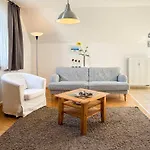 Velo 1 *